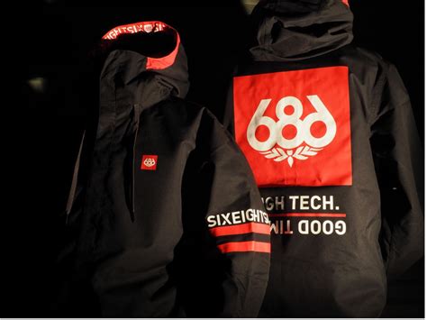 686 .